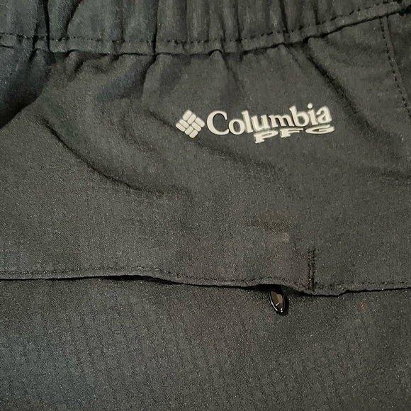 Columbia PFG • Gray|Navy Blue Shorts - Picture 9 of 13